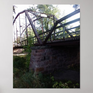 Spoorbrug met stenen pijler poster