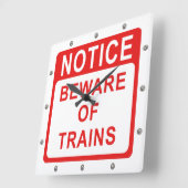 Spoorweg, Let op het treinteken Vierkante Klok (Hoek)
