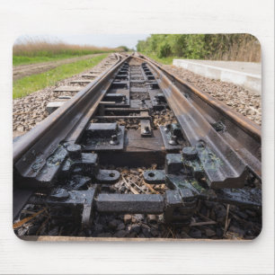 Spoorweg verdwijnt op afstand muismat