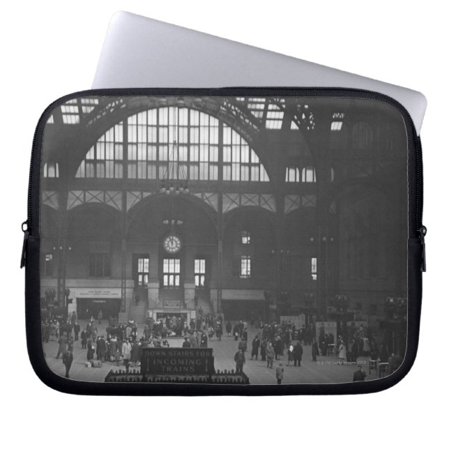 Spoorwegstation Laptop Sleeve (Voorkant)