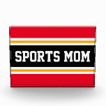 SPORT MOM Fun Athletic Helder Rood Zwart Strepen Fotoblokken<br><div class="desc">Dit sportieve,  atletische ontwerp is voorzien van gedurfde SPORT MOM tekst in een gemarkeerde brede zwarte streep met dubbele witte en gele racestrepen tegen felrode buitenstrepen. De tekst in dit ontwerp kan worden gepersonaliseerd.</div>