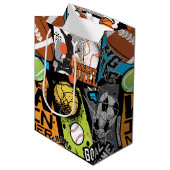 Sport Pattern With Balls Medium Cadeauzakje (Voorkant Gekanteld)