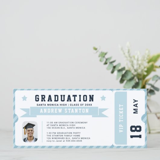 Sport Ticket Navy Blue Foto Afstuderen Uitnodiging (Staand voorkant)