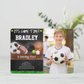 Sport Verjaardag Foto uitnodigingen (Staand voorkant)