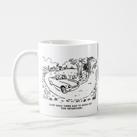 Sportauto's rijden op het platteland met hedgel koffiemok (Links)