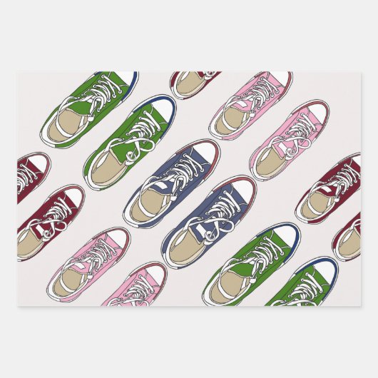 Sportconcept. Gymschoenen van verschillende kleure Inpakpapier Vel (Voorkant 3)