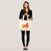sportfan emoji grote tote bag (Voorkant (model))