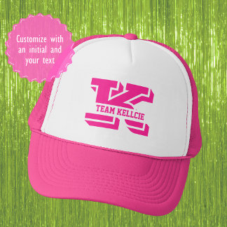 Sportief Roze Monogram Initiaal Team Bachelorette Trucker Pet