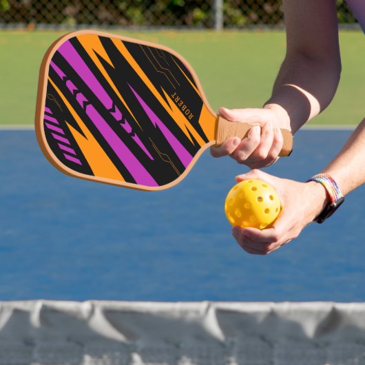 Sportieve achtergrond Paarse geel en zwart monogra Pickleball Paddle (Insitu)