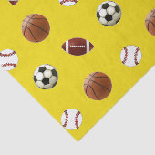 Sportpapier met cadeautjes tissuepapier (Detail)