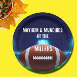 SPORTS Fan Football Stadium Party Papieren Bordje<br><div class="desc">Nodig al uw rowdy vrienden uit om van uw Super Bowl-feast op de speldag te genieten met aanpasbare papieren borden - VERANDERING NAAR UW LAATSTE NAAM of verander alle formuleringen,  klik gewoon op personaliseren. Punten in onze winkel koppelen.</div>