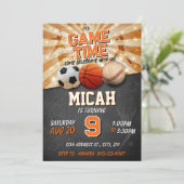 Sportverjaardag uitnodigen voetbal basketbal kaart (Staand voorkant)