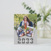 Sporty Girl Modern Bold Script 3 Foto Afstuderen Uitnodiging Briefkaart (Staand voorkant)