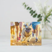 Sporty Pug Running During Exercise Briefkaart (Staand voorkant)