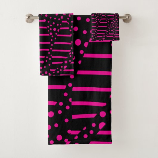 Spots and Stripes 2 - Magenta en Black Bad Handdoek (Insitu)