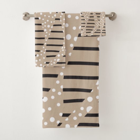 Spots and Stripes 2 - Taupe, Black en White Bad Handdoek (Insitu)