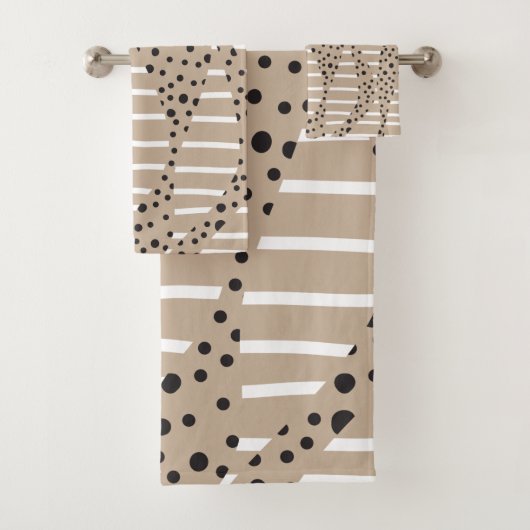 Spots and Stripes 2 - Taupe, Black en White Bad Handdoek (Insitu)