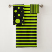 Spots and Stripes - Lime Green Bad Handdoek (Insitu)