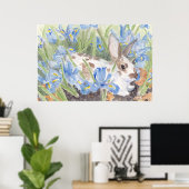 Spotte konijn in Springtime Nederlandse Irises Poster (Thuiskantoor)