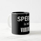 Spraak is geen geweld tweekleurige koffiemok (Voorkant links)