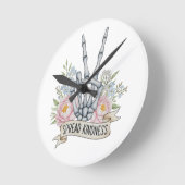 "Spread Kindness" Skeleton Peace Sign – Watercolor Ronde Klok (Hoek)