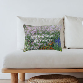 Spread Love Like Wildflowers Inspirational Floral Accent Kussen