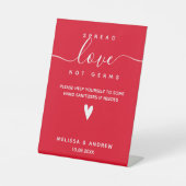 Spread Love not Germs - Covid Safety Wedding Reclamebord Met Voetstuk (Voorkant)