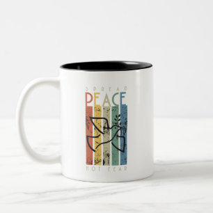 Spread Peace not Angar Dove Retro Stripes Versie 1 Tweekleurige Koffiemok
