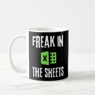 Spreadsheet freak van de accountant in het boekje koffiemok