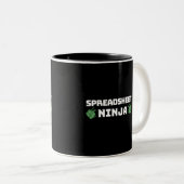 Spreadsheet ninja Two-Tone koffie-mok Tweekleurige Koffiemok (Voorkant rechts)