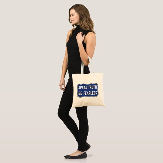 Spreek de waarheid Wees onbevreesd Canvas tas (Voorkant (model))