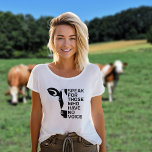 Spreek voor hen die geen stem hebben, Vegan-activi T-shirt<br><div class="desc">Dit T-shirt "Speak for They Who Have No Voice" is voorzien van een zwarte koe. Een schattig T-shirt voor wie een stem wil hebben tegen dierenmishandeling.</div>