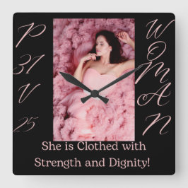 Spreuken 31 Vrouw Zwart & Roze Vierkante Muur Klok