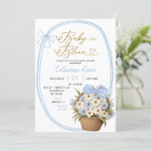 Spring Blue Bow Daisy Baby in Bloom Baby Shower Kaart (Staand voorkant)