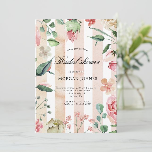Spring Blush Bloemen Bruids Douche Uitnodiging (Staand voorkant)