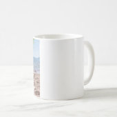 Spring Break Girl Liggend op Sandy Beach Koffiemok (Voorkant rechts)