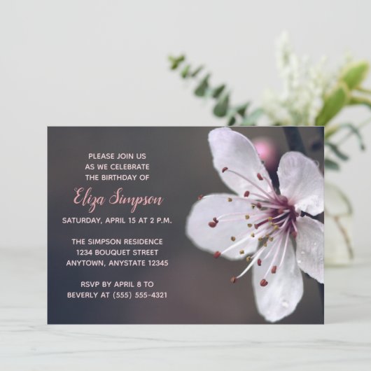 Spring Cherry Blossom Verjaardagsfeestje Uitnodigi Kaart (Staand voorkant)