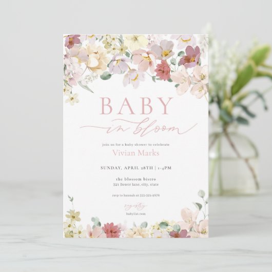 Spring Floral Baby in Bloom Baby shower Uitnodigin Kaart (Staand voorkant)