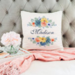 Spring Floral Chic Moderne gepersonaliseerde naam Kussen<br><div class="desc">Dit moderne ontwerp heeft een lentebloem in koraal, geel, blauwgroen en marineblauw met uw gepersonaliseerde naam. Personaliseer door de tekst in het tekstvak te bewerken. #floral #flowers #botanical #personalized #name #modern #chic #stylish #elegant #wedding #gifts #giftsforher #personalizedgifts #homedecor #decor #home #throwpillows #kussen blauwgroen modes #cushions #addyourownname #spring #feminine #girly #navyblue...</div>