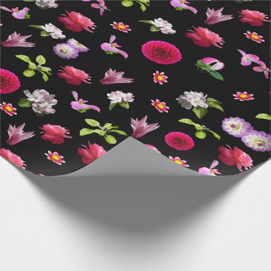 Spring Floral Fotoprint Zwarte achtergrond Wrap Cadeaupapier (Hoek)