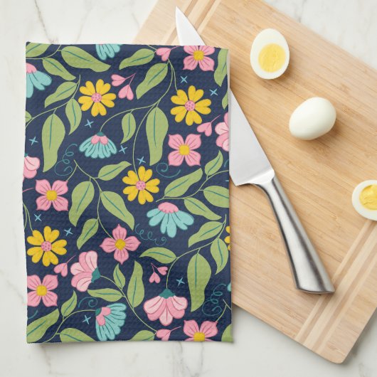 Spring Floral Pattern op Donkerblauw Theedoek (Quarter Fold)