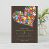 Spring Flowers Heart Whimsical Wedding Invite Kaart (Staand voorkant)