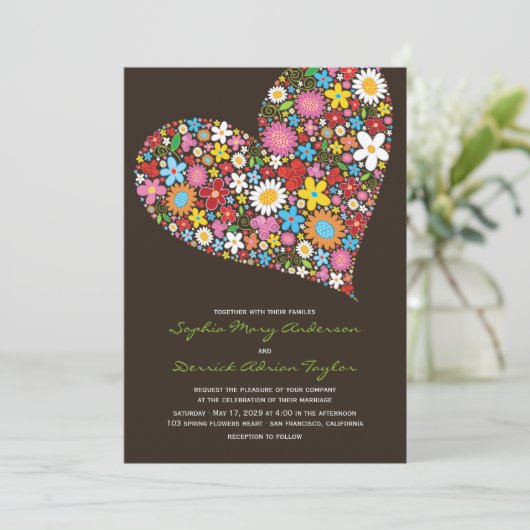 Spring Flowers Heart Whimsical Wedding Invite Kaart (Staand voorkant)