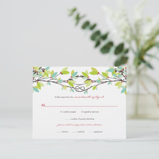 Spring Green Knotted Love Trees Wedding RSVP Kaart (Staand voorkant)