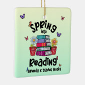 Spring in Reading Brenda K Davies Books Keramisch Ornament (Rechts)
