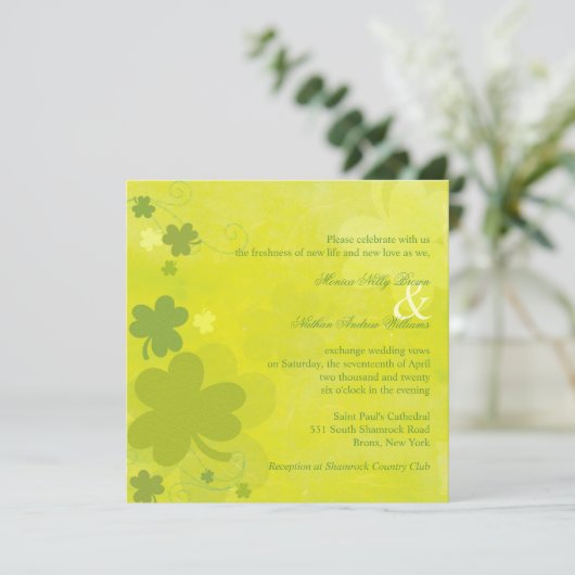 Spring Irish Shamrocks Green Wedding Kaart (Staand voorkant)