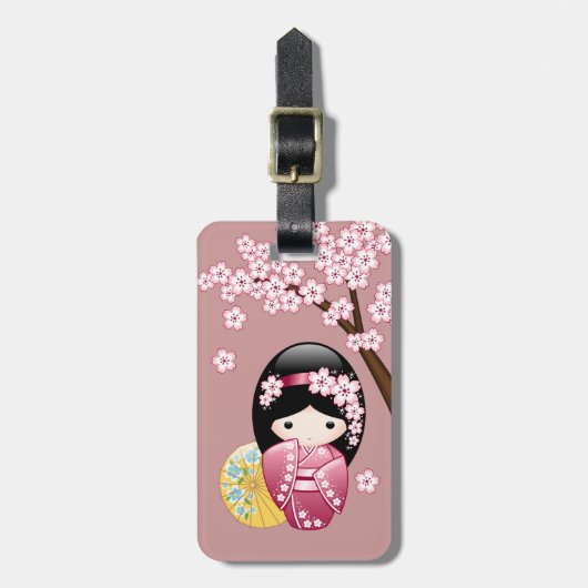 Spring Kokeshi Doll - Stomme Japanse geisha op Roz Bagagelabel (Voorkant verticaal)