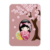 Spring Kokeshi Doll - Stomme Japanse geisha op Roz Magneet (Verticaal)
