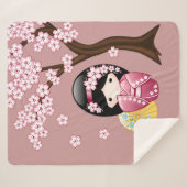 Spring Kokeshi Doll - Stomme Japanse geisha op Roz Sherpa Deken (Voorkant (horizontaal))