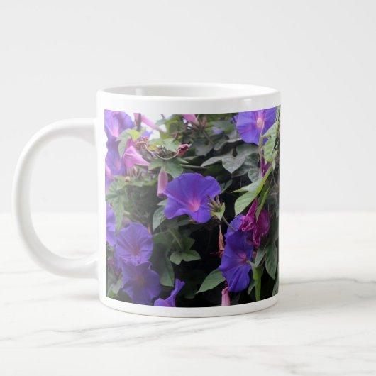 Spring Morning Glories in Blue Grote Koffiekop (Links)